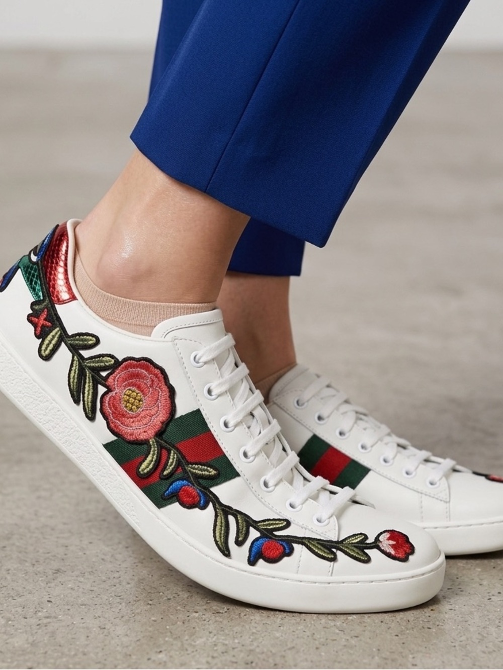 GUCCI Italy Leather Floral Embroidered Low-Top Sneakers with Green-Red Stripe